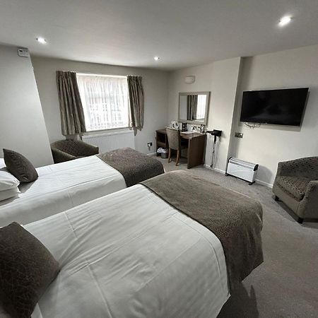 The Hind Hotel Уелингбъро Екстериор снимка