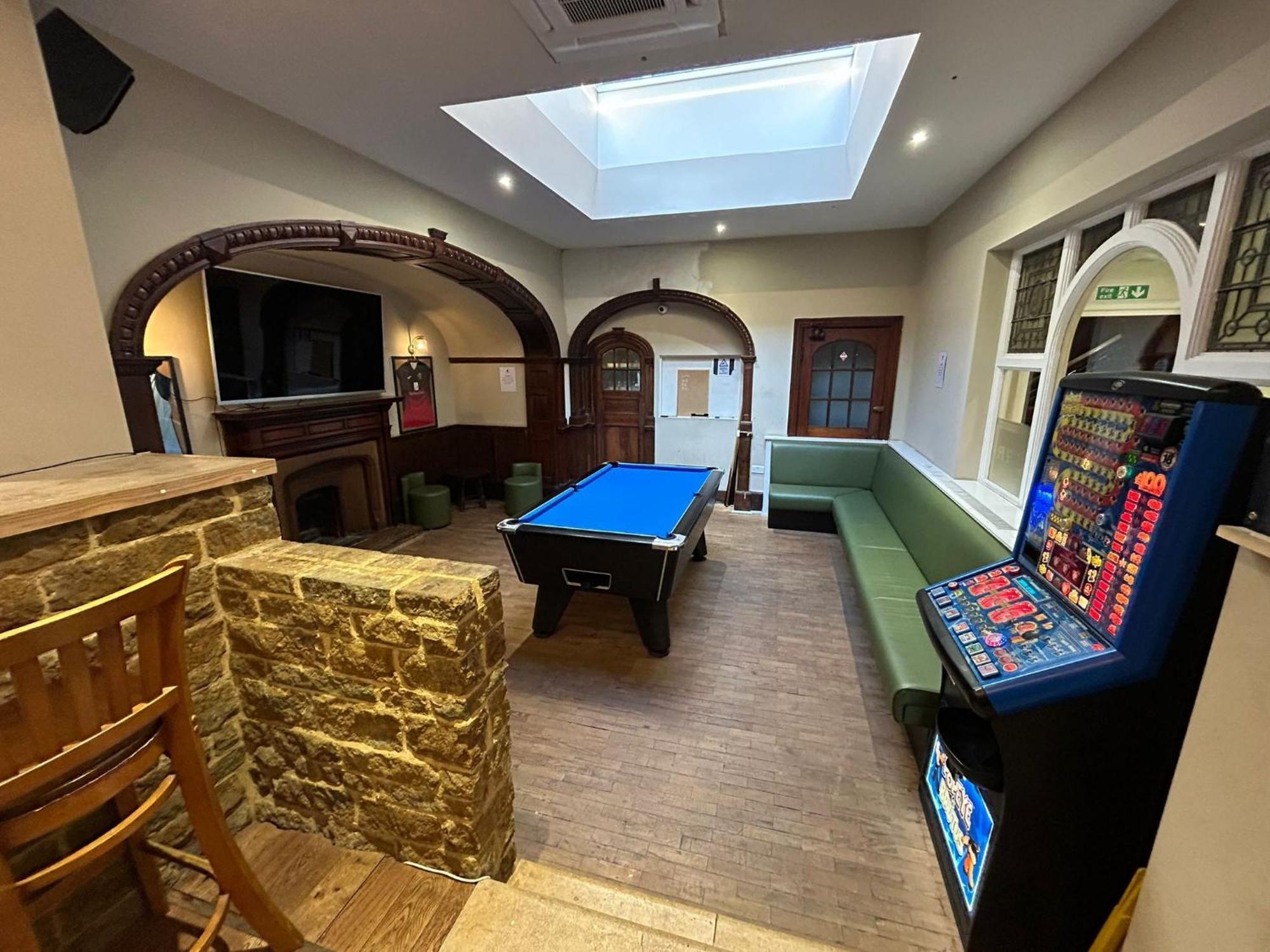 The Hind Hotel Уелингбъро Екстериор снимка